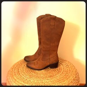 NEW Born Leather Boots